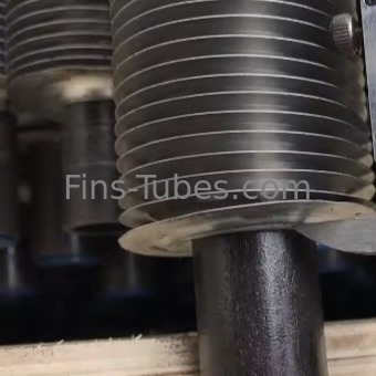 DELLOK Nhiệt độ ống vây thép cacbon ống vây thâm nhập 0.3-1.2mm áp suất 1.0MPa - 4.0MPa