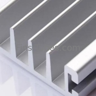Radiator Aluminium Profile Kháng nhiệt độ cao Hiệu suất xử lý tốt Chọn chính xác
